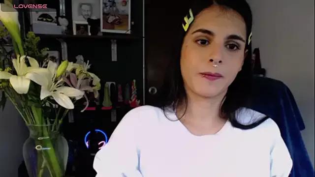 alma_violeta from StripChat is Freechat