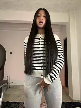 Photos of aly_golden_ from StripChat is Freechat