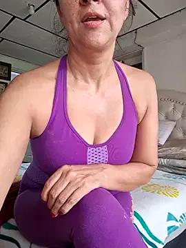 Amadamilf1980 from StripChat is Freechat