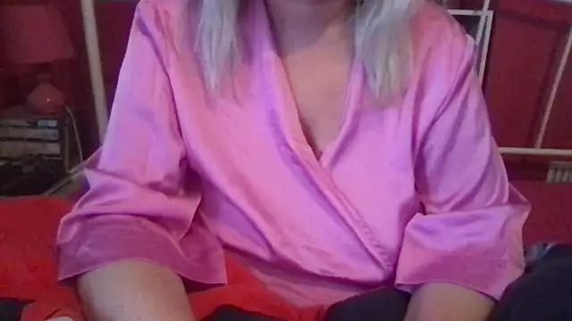 Check-out the world of girls and talk with our steaming hot slutz, bringing your desired characters to life with authentic apparel and cam streams.