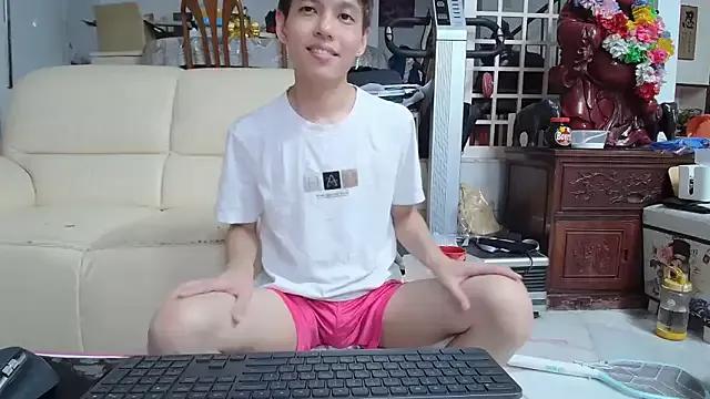 andrewooi from StripChat is Freechat