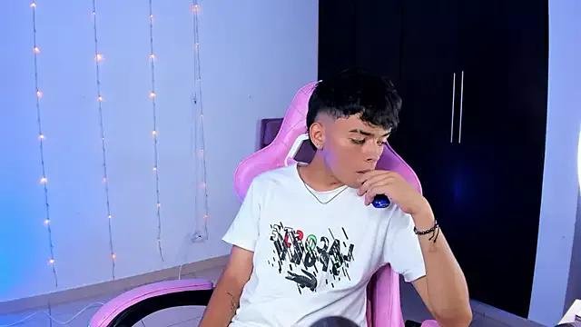 Check-out the world of girls and talk with our steaming hot slutz, bringing your desired characters to life with authentic apparel and cam streams.