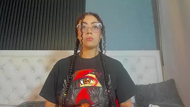 antonelllepiercee from StripChat is Freechat