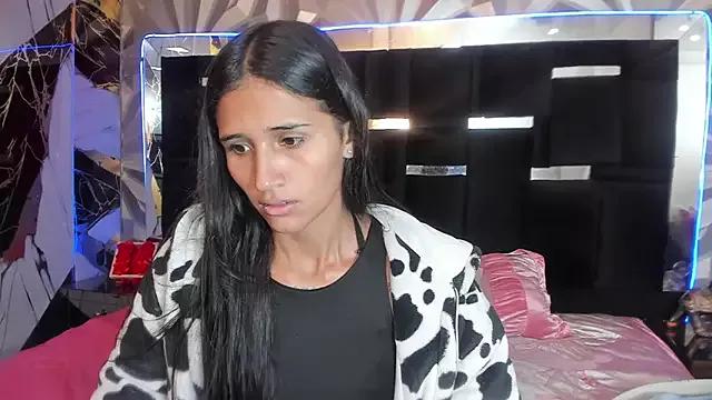 Arianna-Debose from StripChat is Freechat