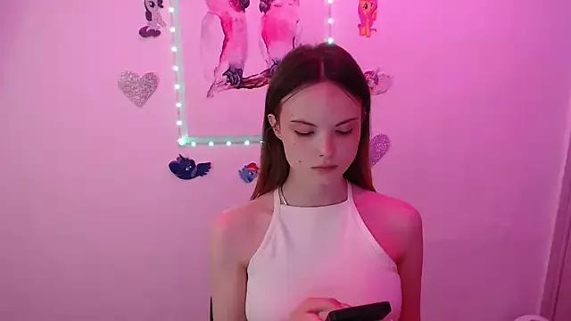 Ariella_ari from StripChat is Freechat