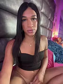 Ashly_Miller from StripChat is Freechat