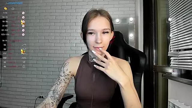 AsyaMiller from StripChat is Freechat