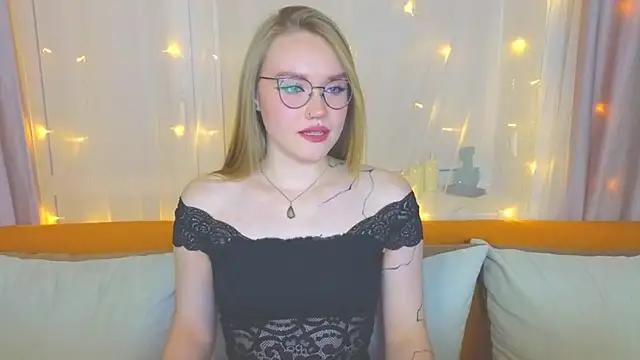Check-out the world of girls and talk with our steaming hot slutz, bringing your desired characters to life with authentic apparel and cam streams.
