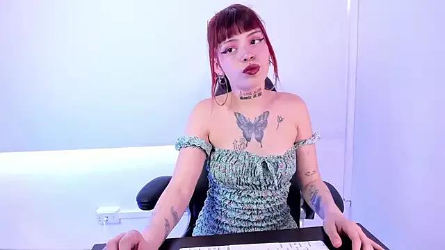 AuroraDiaz from StripChat is Freechat
