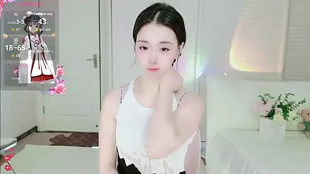 Bella-ox from StripChat is Freechat