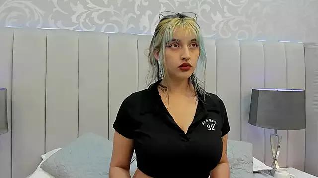 Check-out the world of girls and talk with our steaming hot slutz, bringing your desired characters to life with authentic apparel and cam streams.