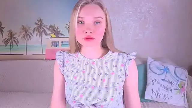BoysLoveBlondee from StripChat is Freechat