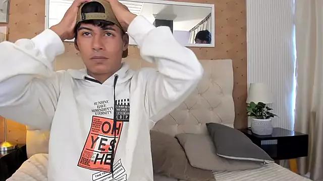 bryanxflius from StripChat is Freechat