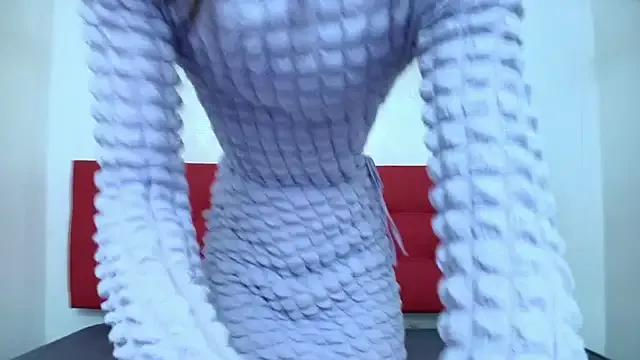 Celestial_Queen_ from StripChat is Freechat
