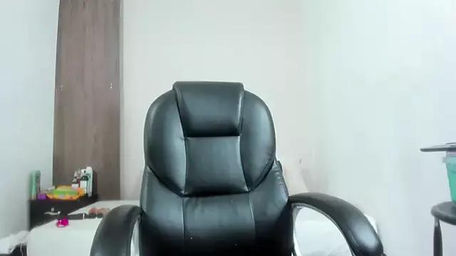 Cheryl_JONES from StripChat is Freechat