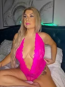 Check-out the world of girls and talk with our steaming hot slutz, bringing your desired characters to life with authentic apparel and cam streams.