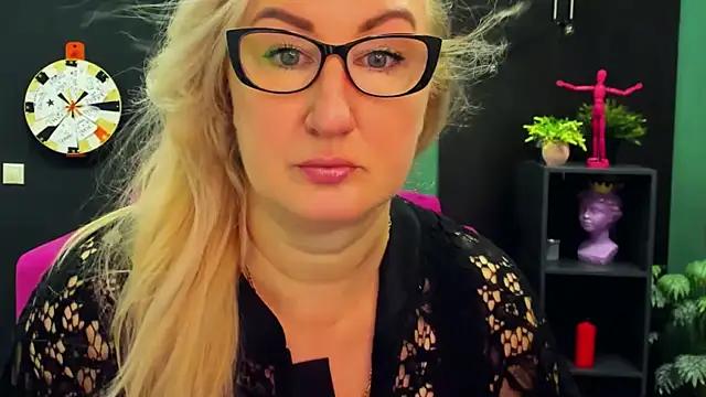 Check-out the world of girls and talk with our steaming hot slutz, bringing your desired characters to life with authentic apparel and cam streams.