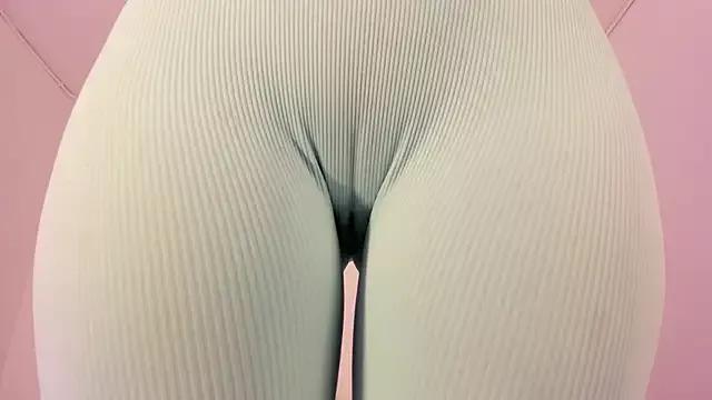 cloehonney from StripChat is Freechat