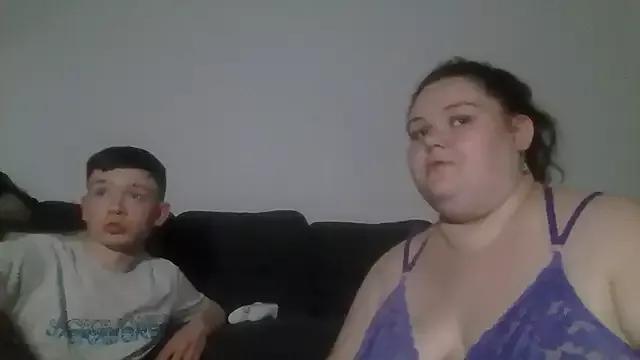 curvy_crystal from StripChat is Freechat