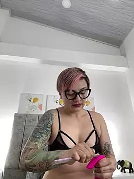 Check-out the world of girls and talk with our steaming hot slutz, bringing your desired characters to life with authentic apparel and cam streams.
