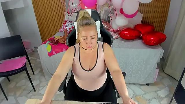 Check-out the world of girls and talk with our steaming hot slutz, bringing your desired characters to life with authentic apparel and cam streams.