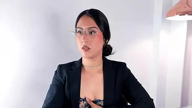 DaraBeckett from StripChat is Freechat