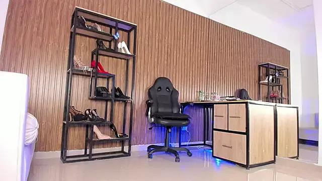Check-out the world of girls and talk with our steaming hot slutz, bringing your desired characters to life with authentic apparel and cam streams.