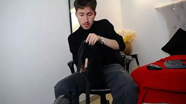 DevidMoreno from StripChat is Freechat