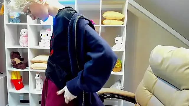 Check-out the world of girls and talk with our steaming hot slutz, bringing your desired characters to life with authentic apparel and cam streams.