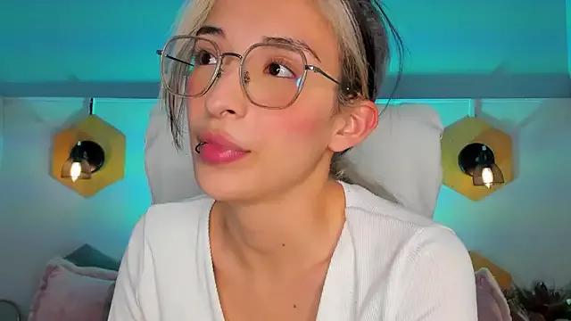 Check-out the world of girls and talk with our steaming hot slutz, bringing your desired characters to life with authentic apparel and cam streams.