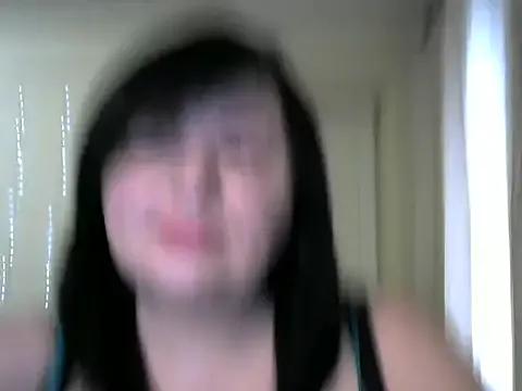 EmiliaLooo from StripChat is Freechat