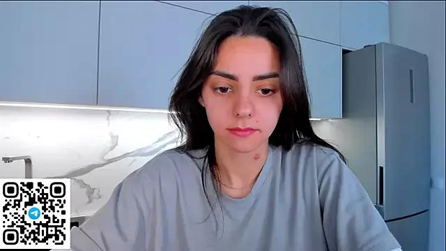 EmiliaZen from StripChat is Freechat