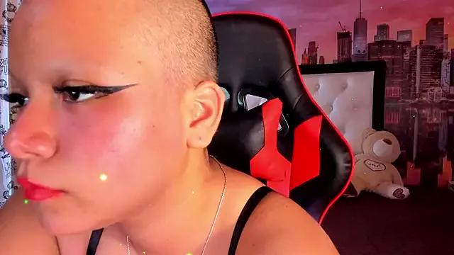 emily15 from StripChat is Freechat