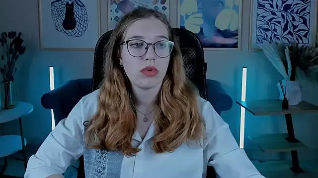 EmilyMunoz from StripChat is Freechat