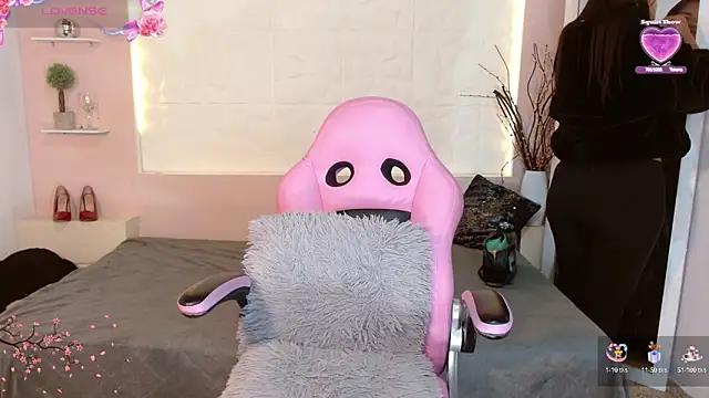 Check-out the world of girls and talk with our steaming hot slutz, bringing your desired characters to life with authentic apparel and cam streams.