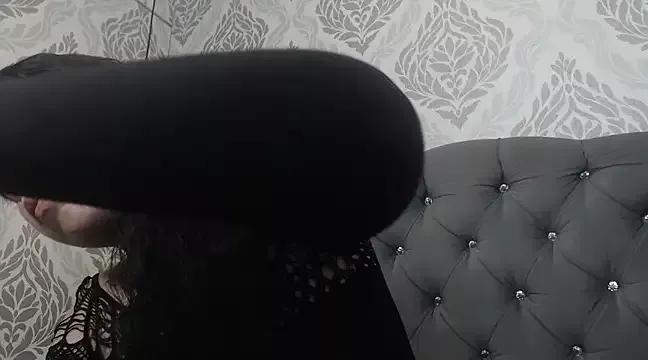 EmmaCowperr from StripChat is Freechat