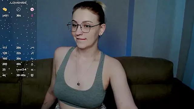 Eva-Ellie from StripChat is Freechat