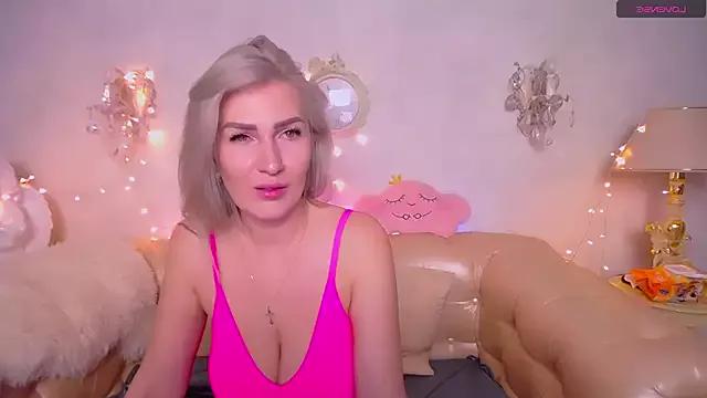 Check-out the world of girls and talk with our steaming hot slutz, bringing your desired characters to life with authentic apparel and cam streams.