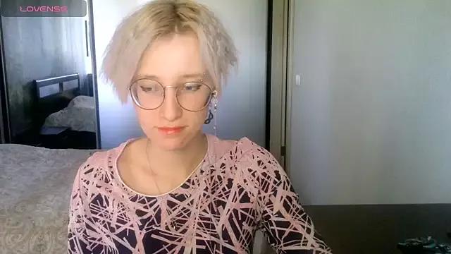 Eva_Lilac from StripChat is Freechat