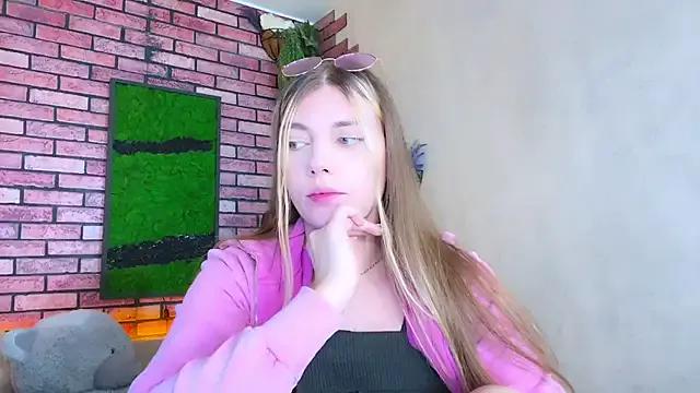 Check-out the world of girls and talk with our steaming hot slutz, bringing your desired characters to life with authentic apparel and cam streams.