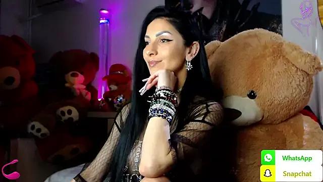 Check-out the world of girls and talk with our steaming hot slutz, bringing your desired characters to life with authentic apparel and cam streams.