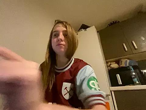 Check-out the world of girls and talk with our steaming hot slutz, bringing your desired characters to life with authentic apparel and cam streams.