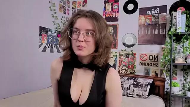 FalineChasey from StripChat is Freechat
