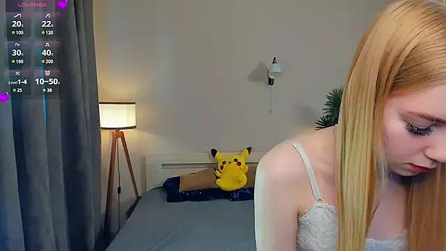 FloraBonde from StripChat is Freechat