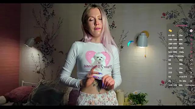 Check-out the world of girls and talk with our steaming hot slutz, bringing your desired characters to life with authentic apparel and cam streams.