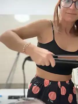 FuckingSunshine37 from StripChat is Freechat