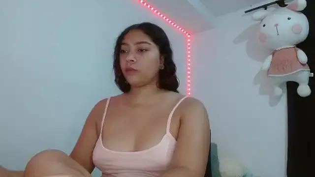 Gaby_Rosse2 from StripChat is Freechat