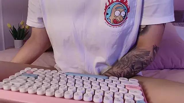 Giaa_Ross from StripChat is Freechat