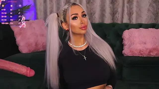 Check-out the world of girls and talk with our steaming hot slutz, bringing your desired characters to life with authentic apparel and cam streams.