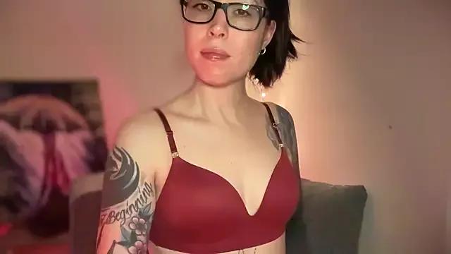 Check-out the world of girls and talk with our steaming hot slutz, bringing your desired characters to life with authentic apparel and cam streams.